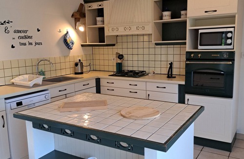Almont-les-Junies House | Country House 'Gîte Le Ginestou' with Private Terrace and Private Garden