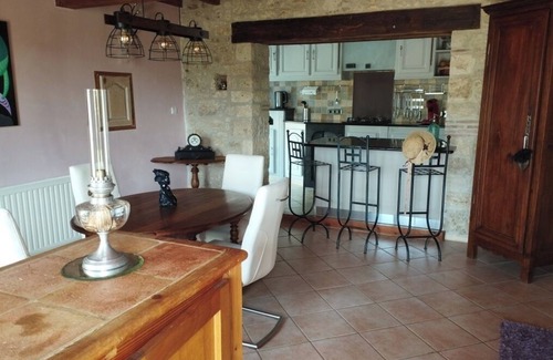 La Croix-Blanche House | Country house on the outskirts of the village