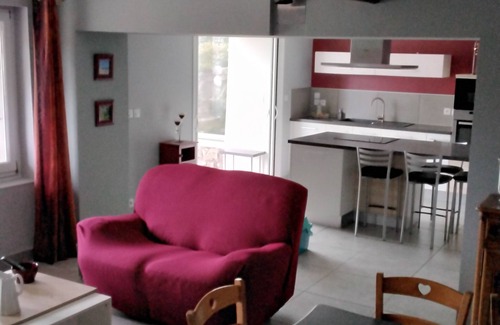Saint-Galmier Villa | Country house in a village with character