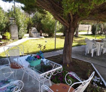 Kalyves Polygyrou House | Country House Kalyves, 2 bedrooms, sleeps 6, 700sqmgarden, 180m from beach