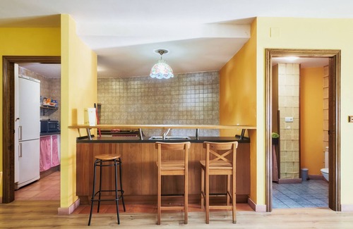 Anta de Rioconejos House | Country House 'La Casa De Anta' with Mountain View, Private Garden and Wi-Fi