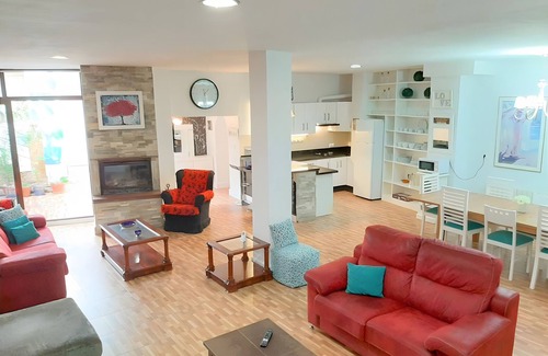 Cazorla House | Country House 'La Casa De La Pintora' with Mountain View, Private Pool and Wi-Fi