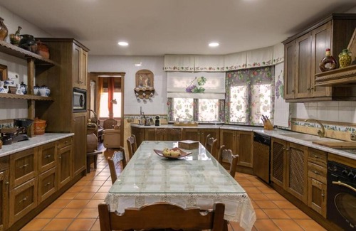 Pulgar House | Country House 'La Casa De Las Flores' with Mountain View, Wi-Fi and Air Conditioning