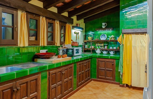 Darnius Apartment | Country House "Masia Mimosa" with Shared Pool, 5 Shared Terraces & Wi-Fi