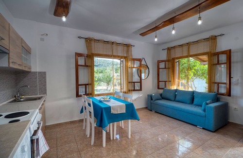 Kali Vrysi Cottage | Country House Milina