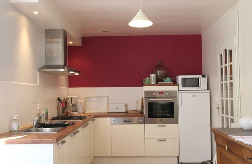 Saint-Loup Cottage | Country house near Mont St-Michel with garden, WiFi and parking