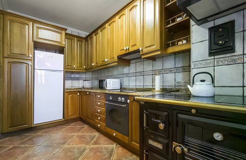 Errazu House | Country House 'Oiaraberri' with Private Garden and Wi-Fi