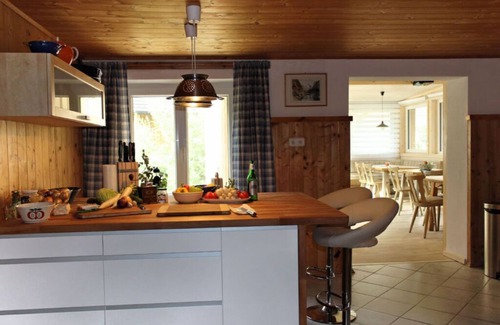 Obertraun Cottage | Country house on the lake Comfortable holiday residence