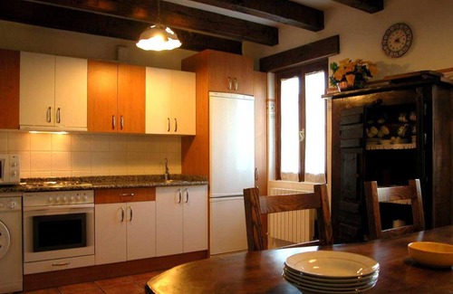 Eguaras House | Country House 'Sagastietxea' with Mountain View, Private Terrace and Private Garden