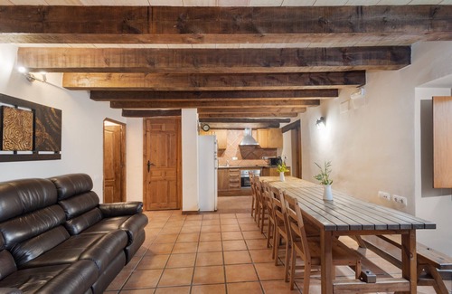 Puigreig House | Country House 'Subiraneta' with Mountain View, Private Pool and Wi-Fi