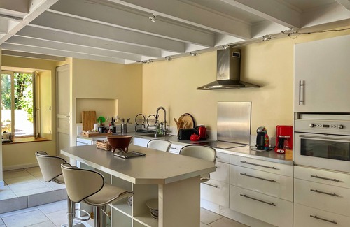 Albas House | Country house surrounded by vineyards close to amenities