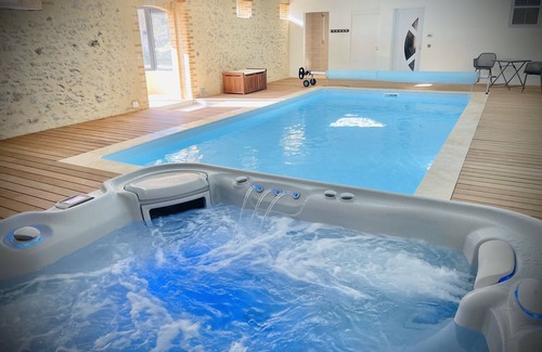 Saint-Gervais-en-Belin House | Country house with heated indoor pool, spa and games room