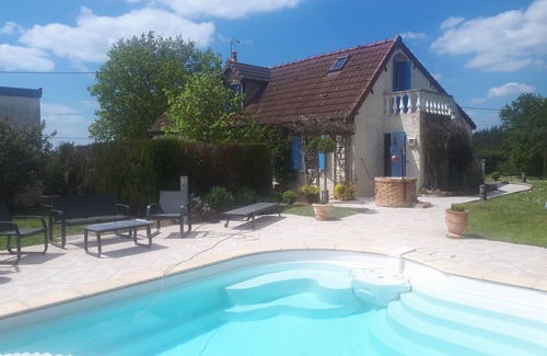 Montambert House | Country house with pool and garden in Burgundy between Loire and Morvan
