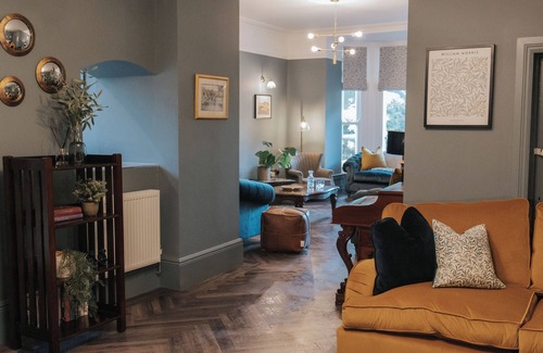 Henryd House | Country House within Snowdonia National Park, 10 meter indoor heated pool, gym.