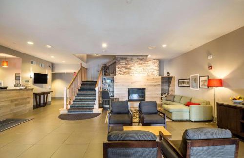 Fond du Lac Hotel | Country Inn & Suites by Radisson, Fond du Lac, WI