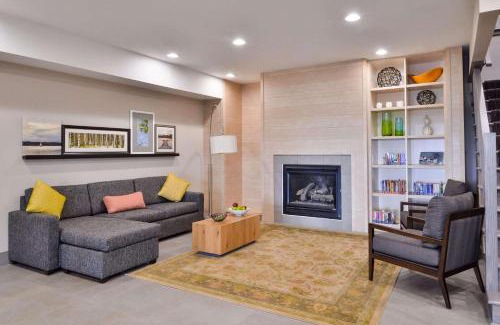 Tinley Park Hotel | Country Inn & Suites by Radisson, Tinley Park, IL