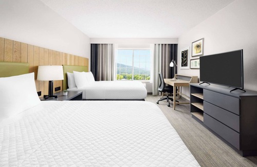 Big Flats Airport Hotel | Country Inn & Suites by Radisson, Big Flats (Elmira), NY