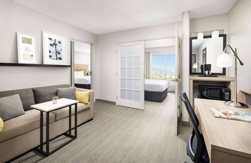 Big Flats Airport Hotel | Country Inn & Suites by Radisson, Big Flats (Elmira), NY