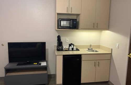 Wells Branch Hotel | Country Inn & Suites by Radisson, Austin North (Pflugerville), TX