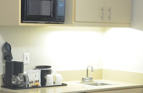 Wells Branch Hotel | Country Inn & Suites by Radisson, Austin North (Pflugerville), TX