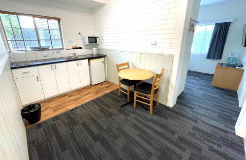 Raceview Hotel | Country Motel Ipswich