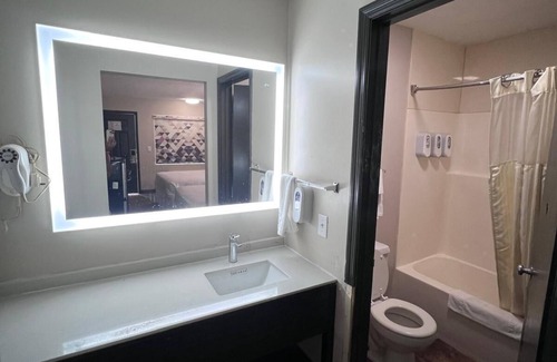 West Union Hotel | Country Nights Inn