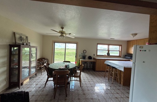 Lyon County House | Country Road Getaway