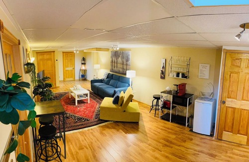 Hamilton Apartment | Country Roads Dwelling!