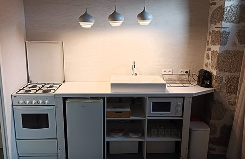 Junhac Apartment | Country room with garden