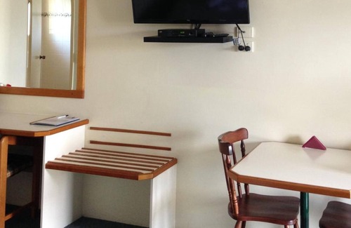 Warwick Hotel | Country Rose Motel Warwick