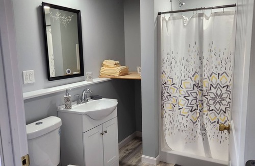 Lyndonville Apartment | Country setting close to town