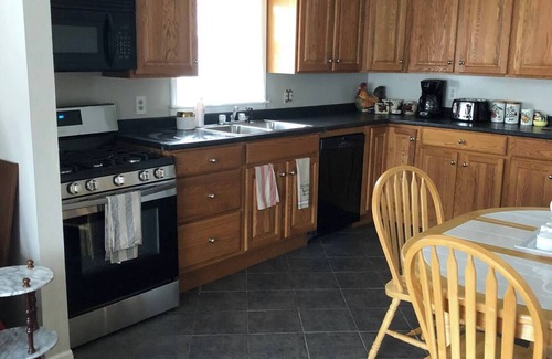 Leroy Apartment | Country vibe at Pomme Place - 3 bedroom apartment