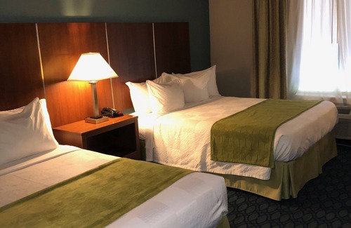 Robinson Hotel | Country View Inn & Suites