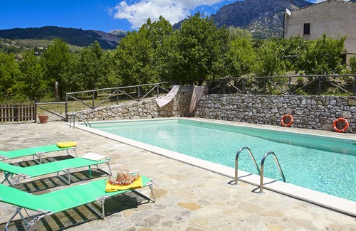 Polizzi Generosa Villa | Country villa with pool in Sicily