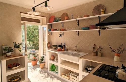 Cisternino House | Country Villa With Large Private Pool & Tennis Court - spaciously sleeps 20