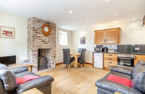 Dronfield Cottage | Countryside cottage on the edge of the Peak District