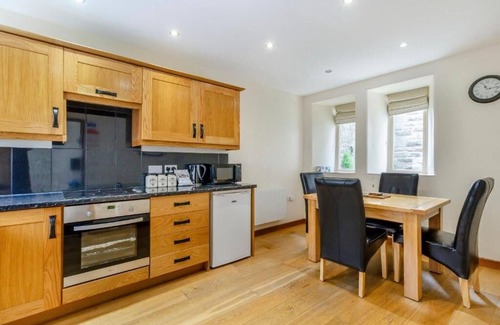 Millthorpe Cottage | Countryside cottage on the edge of the Peak District
