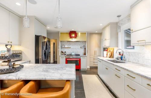 Saanich East House | Couple's Oasis at Horner Park