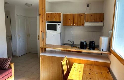Montbrun-les-Bains Apartment | Couples' Getaway: Romantic Flats Near Thermal Spas | Bike Room | Full Kitchen