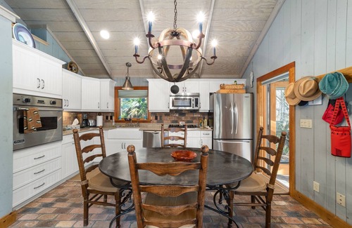 Dunnellon Cottage | Couples Retreat! Luxury Cottage directly on the Rainbow River