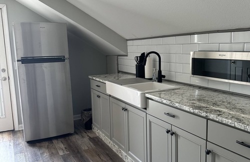 Walnut Grove Apartment | Court house one bed room