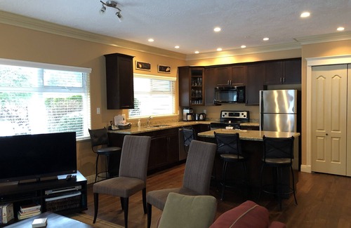 Comox Condo | Courtenay - Quiet luxury condo at Crown Isle