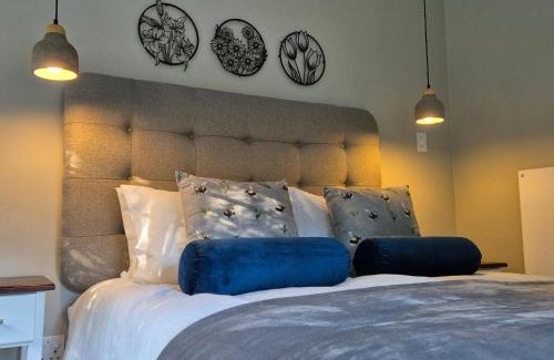 Hilton Villa | Courtleigh Cottage