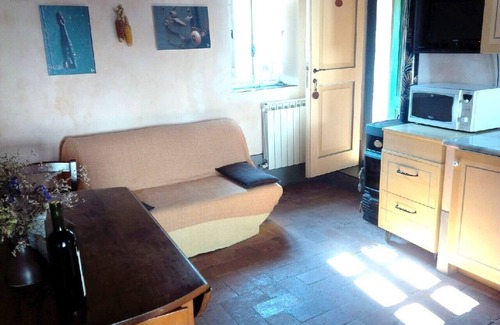 Caste Apartment | COURTY PAGANINI near 5 Terre