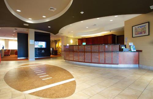 Farmview - Ramble Hotel | Courtyard Blacksburg