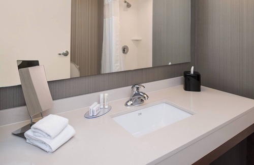 Farmington Hills Hotel | Courtyard by Marriott Detroit Farmington