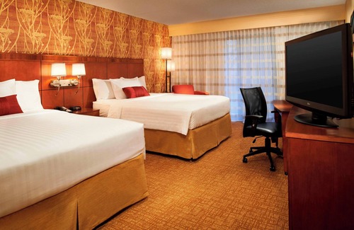 Arlington Heights Hotel | Courtyard by Marriott Chicago Arlington Heights/South