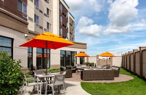 West Edmonton Hotel | Courtyard by Marriott Edmonton West