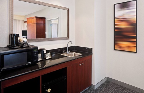 West Homestead Hotel | Courtyard by Marriott Pittsburgh West Homestead/Waterfront