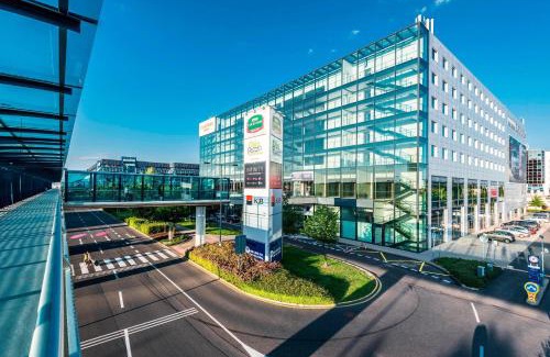 Prague 6 Hotel | Courtyard by Marriott Prague Airport